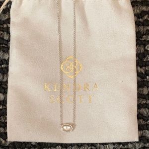 Kendra Scott necklace